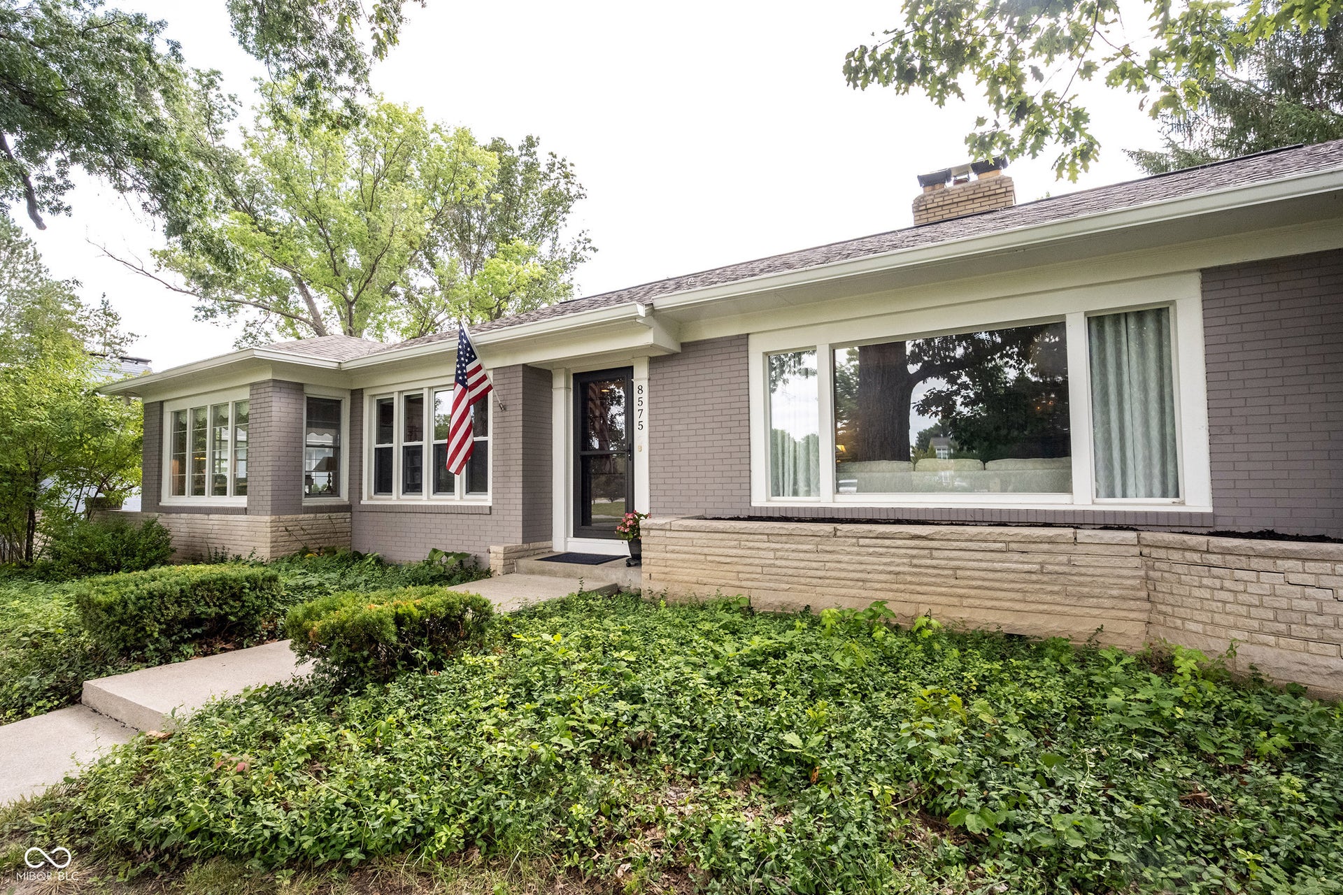8575 N Pennsylvania Street, Indianapolis, IN 46240