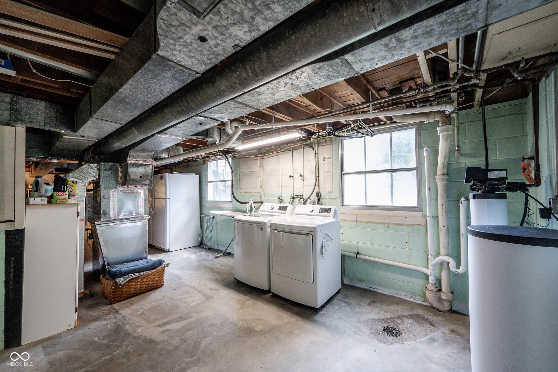 8575 N Pennsylvania Street, Indianapolis, IN 46240