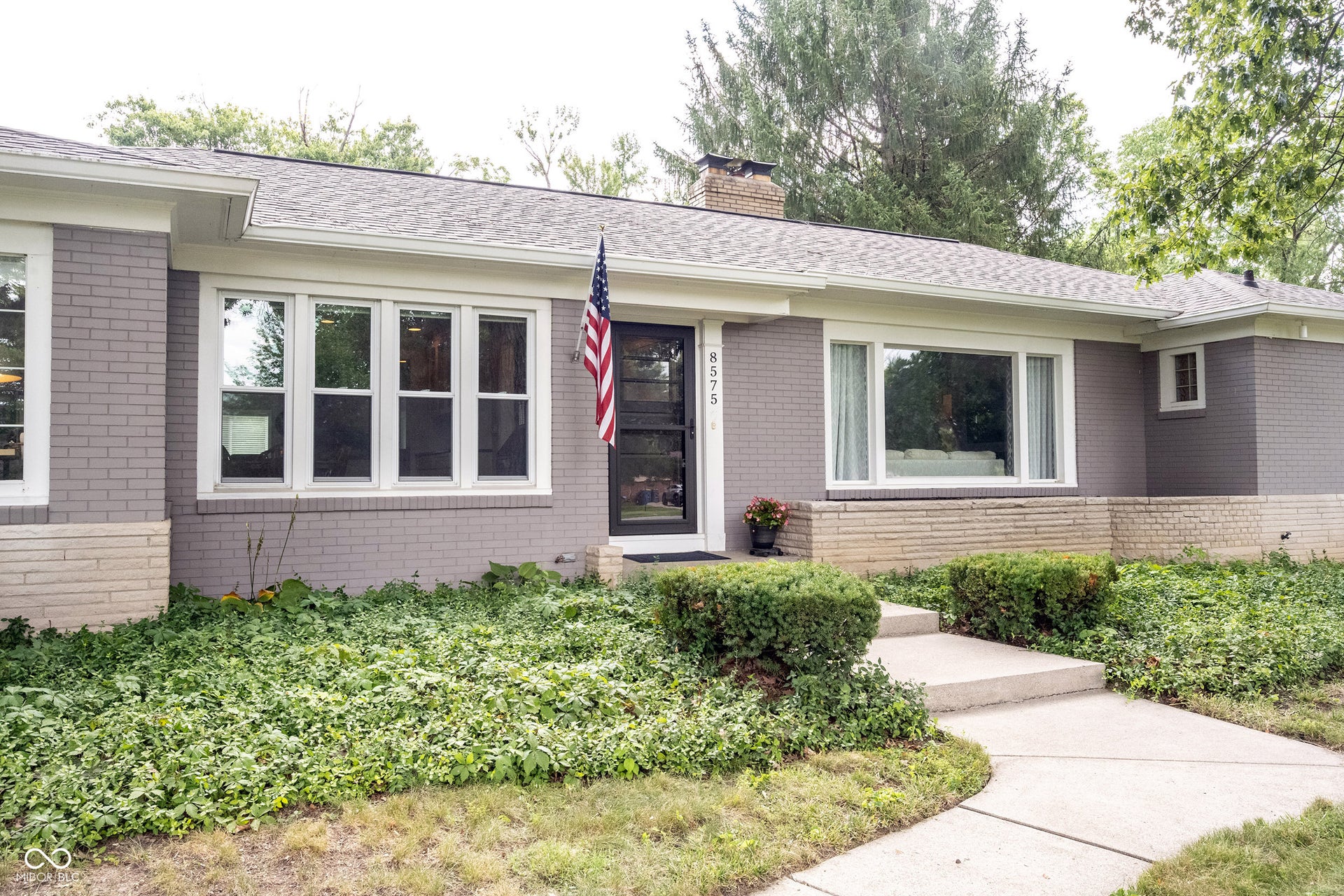 8575 N Pennsylvania Street, Indianapolis, IN 46240