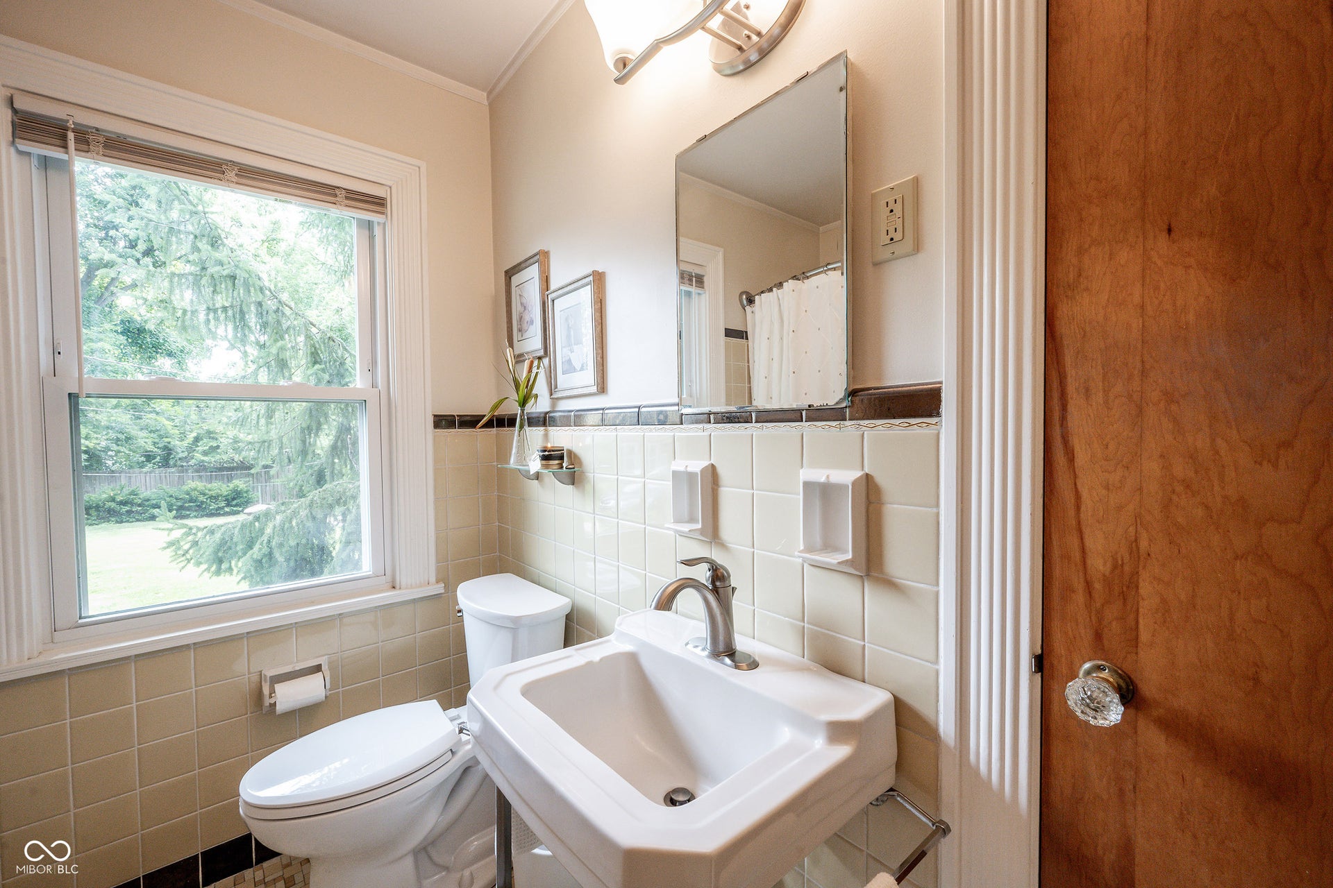 8575 N Pennsylvania Street, Indianapolis, IN 46240