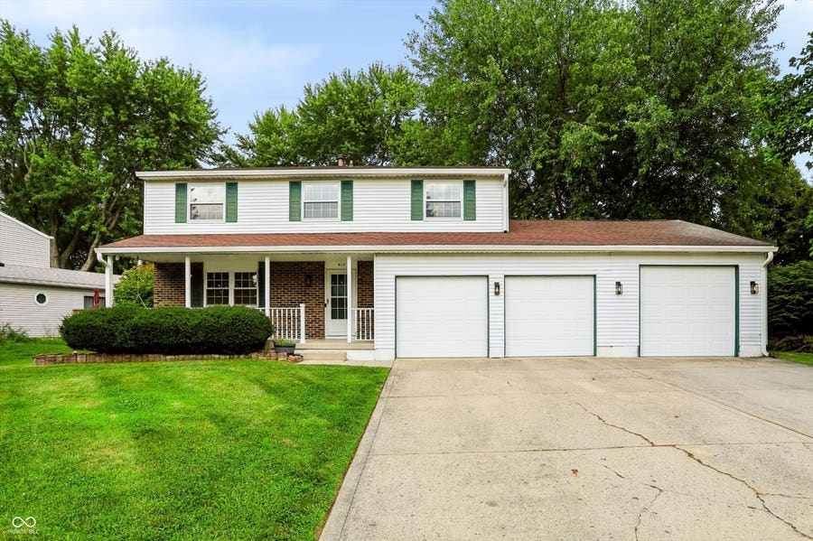 Property photo for 415 Meadowview Lane, Greenwood, IN