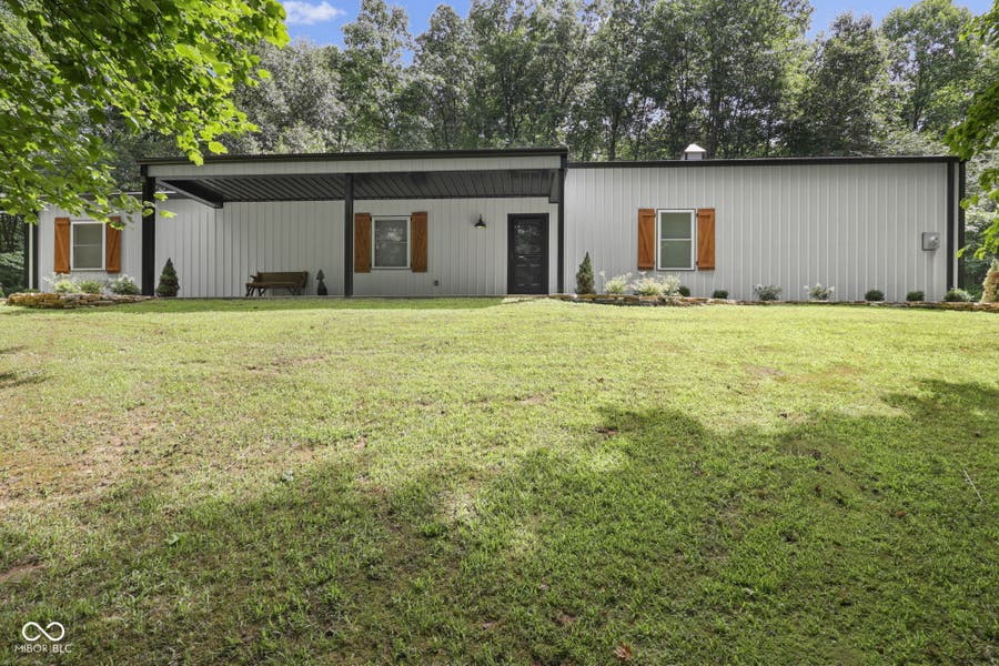 Property photo for 5540 E Washboard Road, Bloomfield, IN