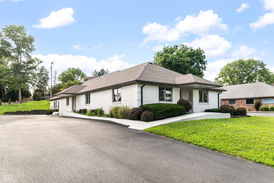 Property photo for 130 Fairway Lakes Drive, Franklin, IN