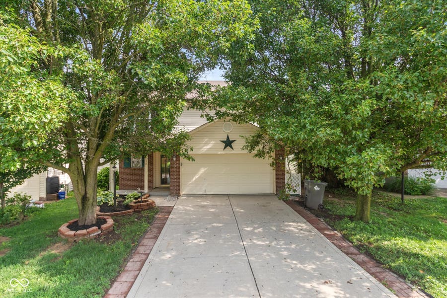 Property photo for 1122 Lake Tree Place, Indianapolis, IN