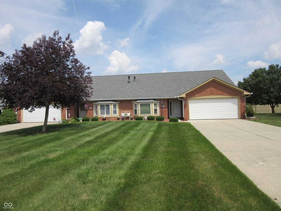 Property photo for 339 Lakewood Court, Avon, IN