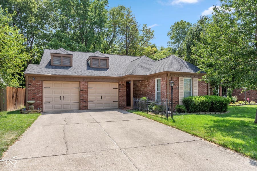 Property photo for 9441 Colony Pointe East, Indianapolis, IN