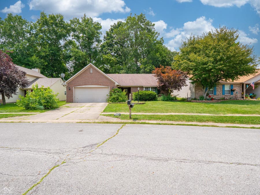 Property photo for 1506 Brook Pointe Drive, Indianapolis, IN
