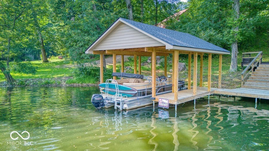 Property photo for 621 W Hemphill Drive, Nineveh, IN