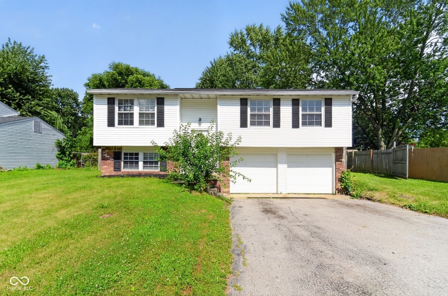 Property photo for 335 Broken Arrow Court, Indianapolis, IN