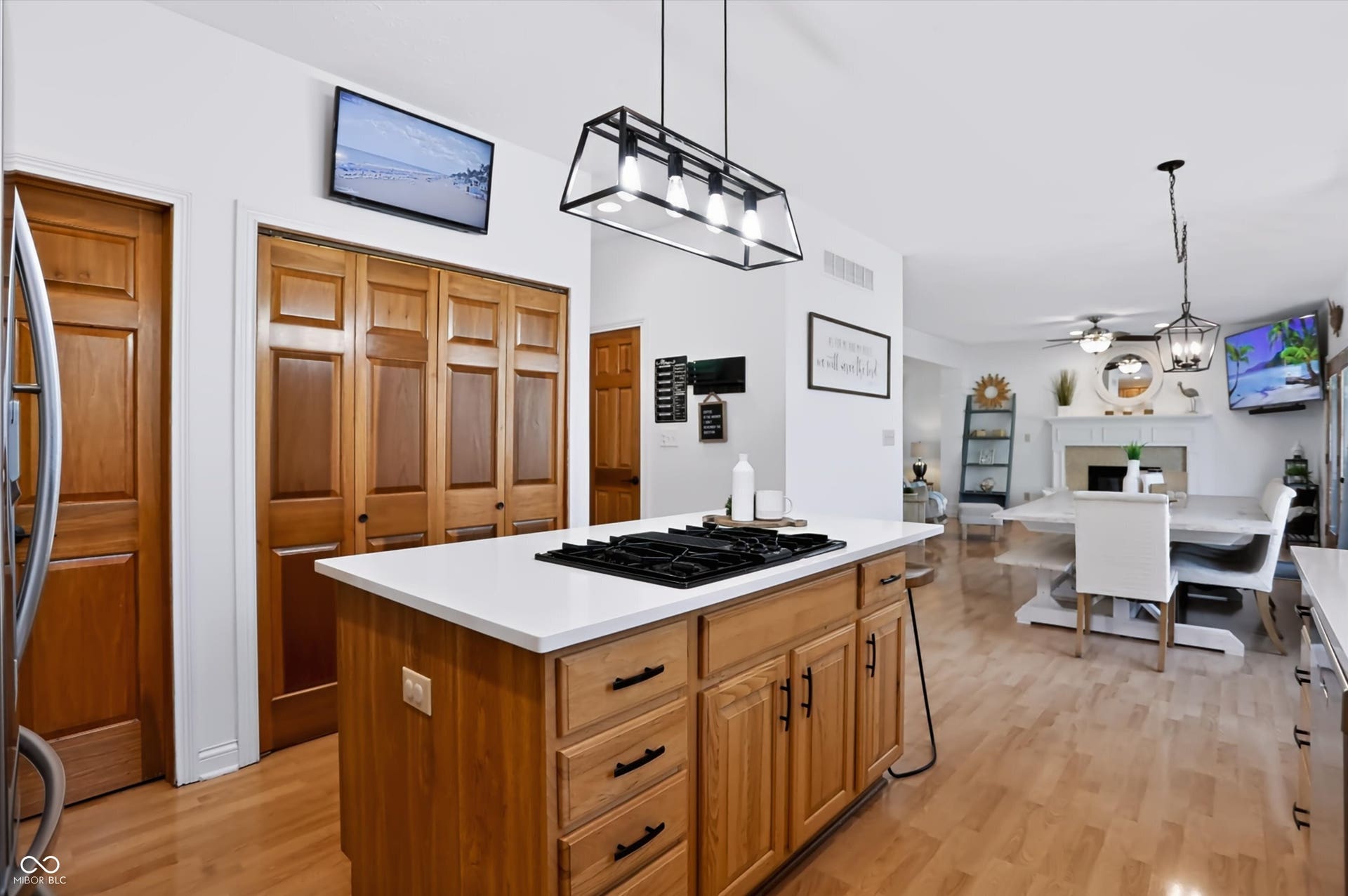 1020 Sunset Bay, Cicero, IN 46034