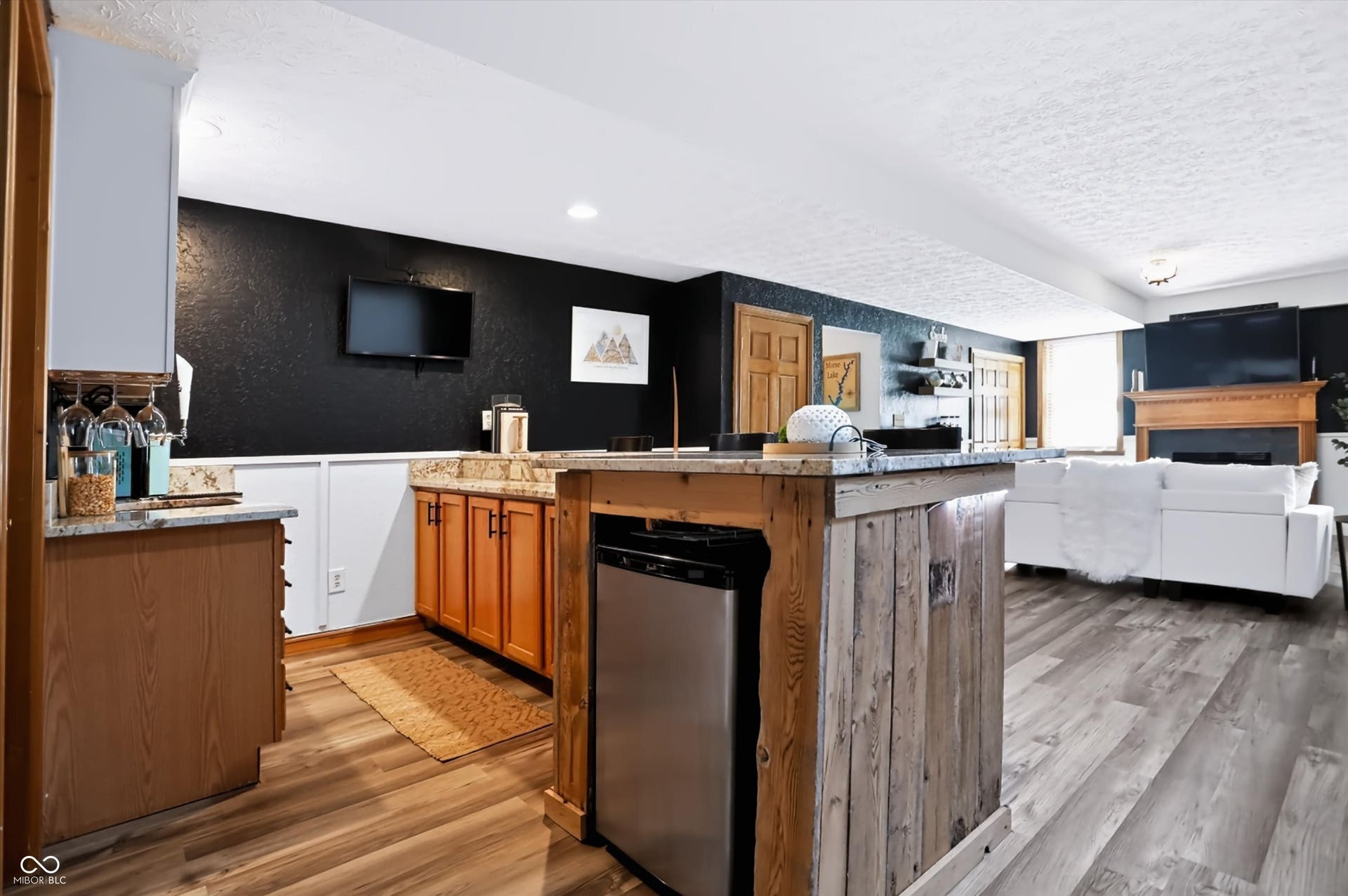 1020 Sunset Bay, Cicero, IN 46034