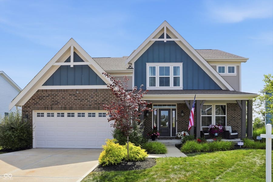 Property photo for 976 Pond View Drive, Greenfield, IN