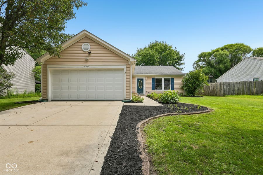 Property photo for 19322 Tradewinds Drive, Noblesville, IN