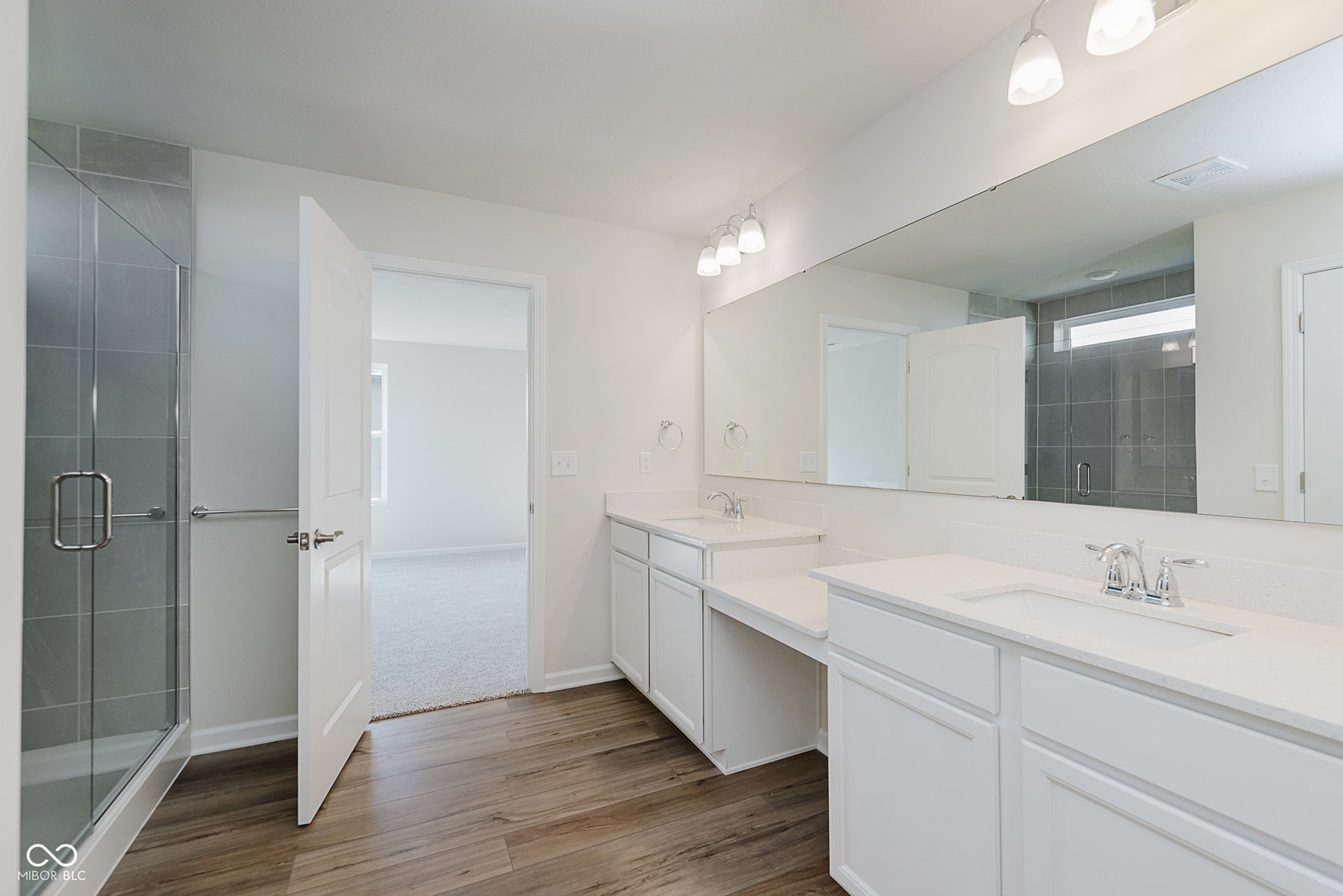 Virtually Altered - Similar Model Owner's Suite