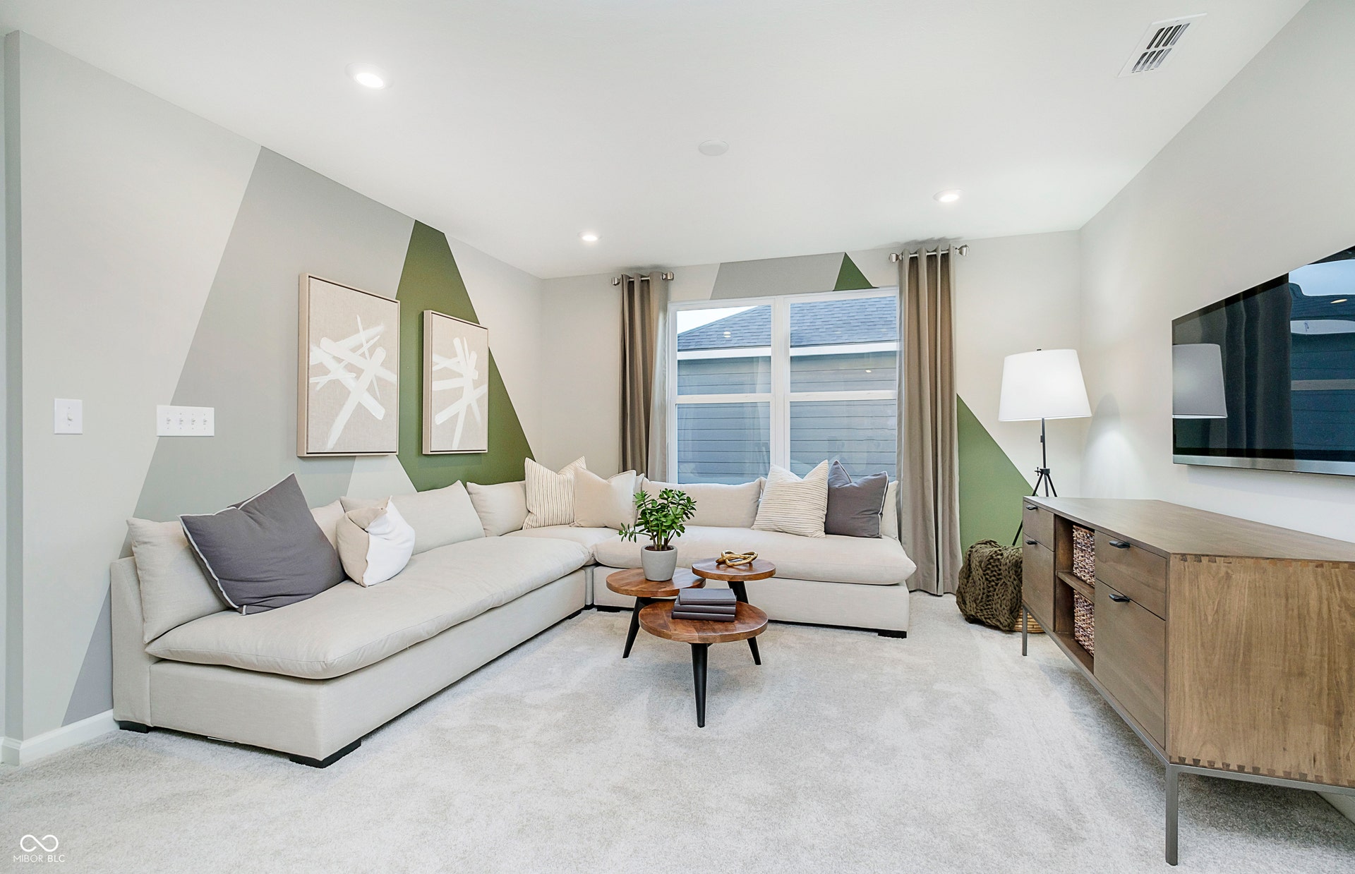 Virtually Altered - Similar Model Decorated Loft