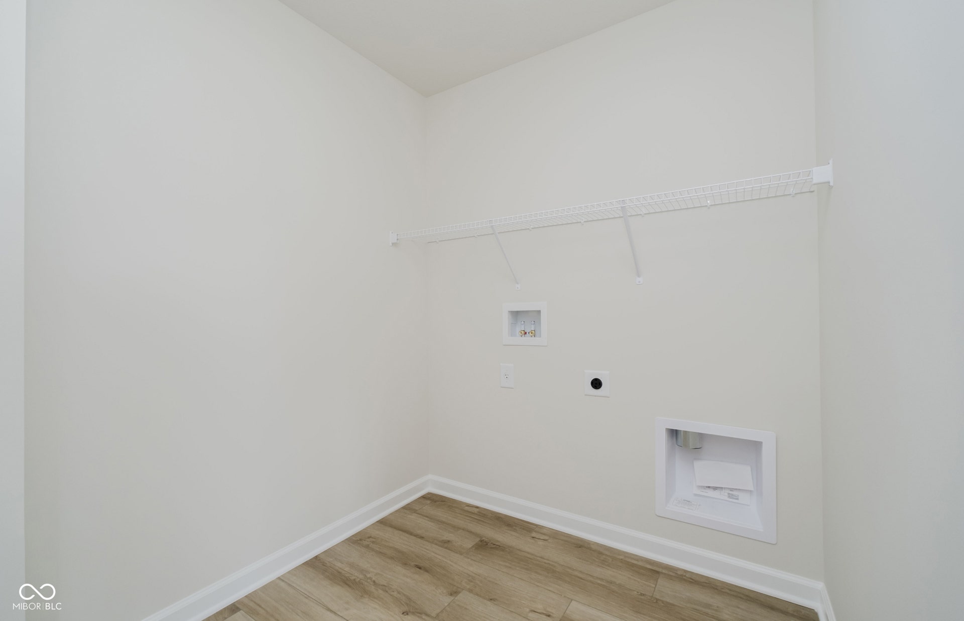 Virtually Altered - Similar Model Laundry