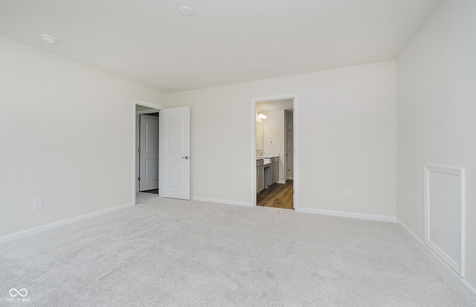 Virtually Altered - Similar Model Owner's Suite