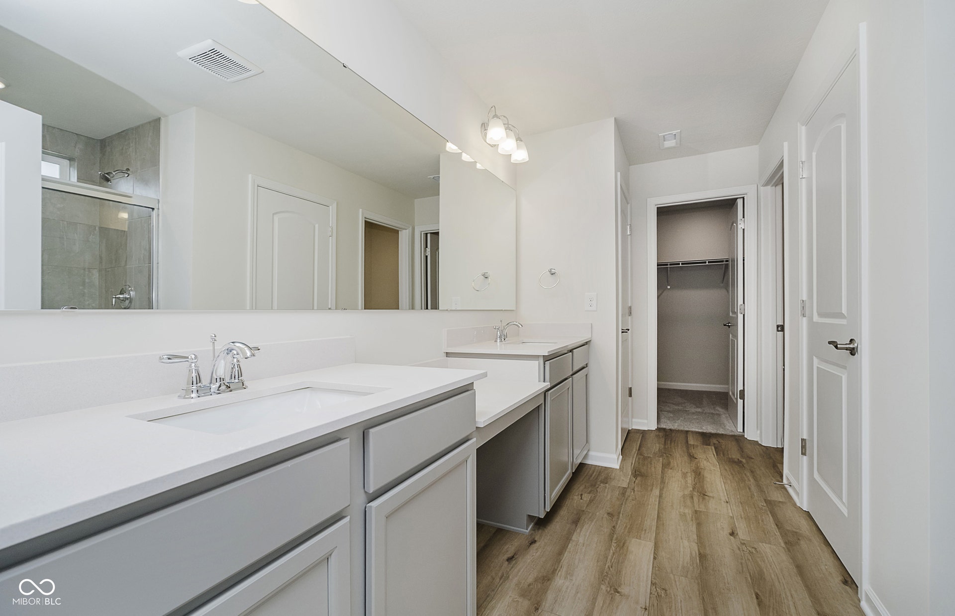 Virtually Altered - Similar Model Owner's Suite