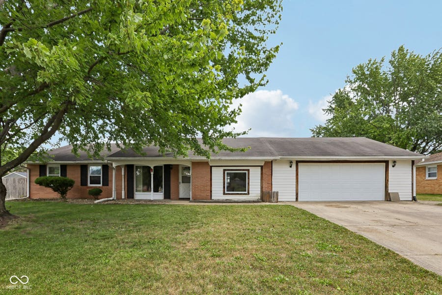 Property photo for 685 Sunset Boulevard, Greenwood, IN