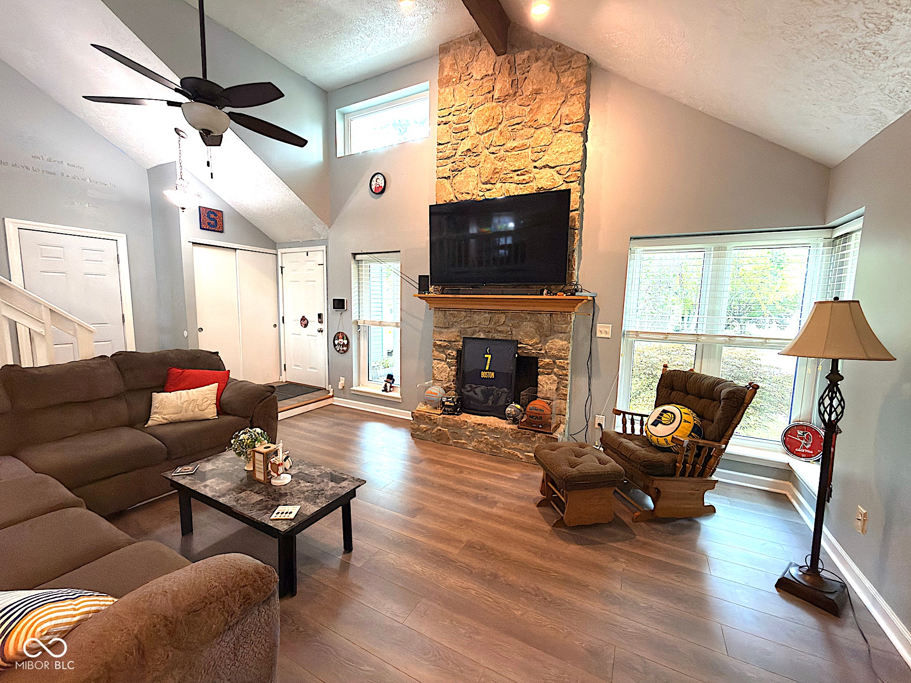 9102 Fireside, Indianapolis, IN 46250 Living Room