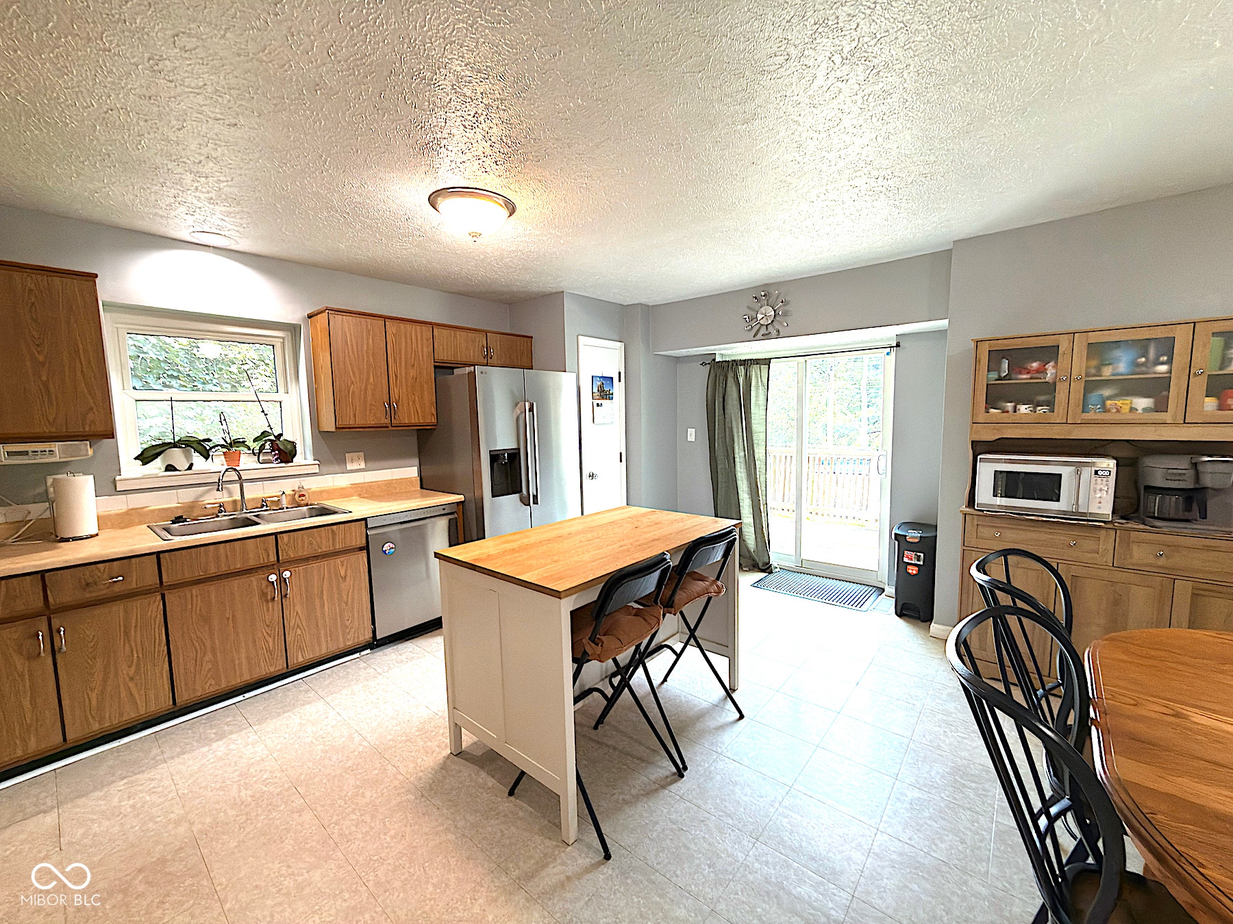 9102 Fireside, Indianapolis, IN 46250 Kitchen