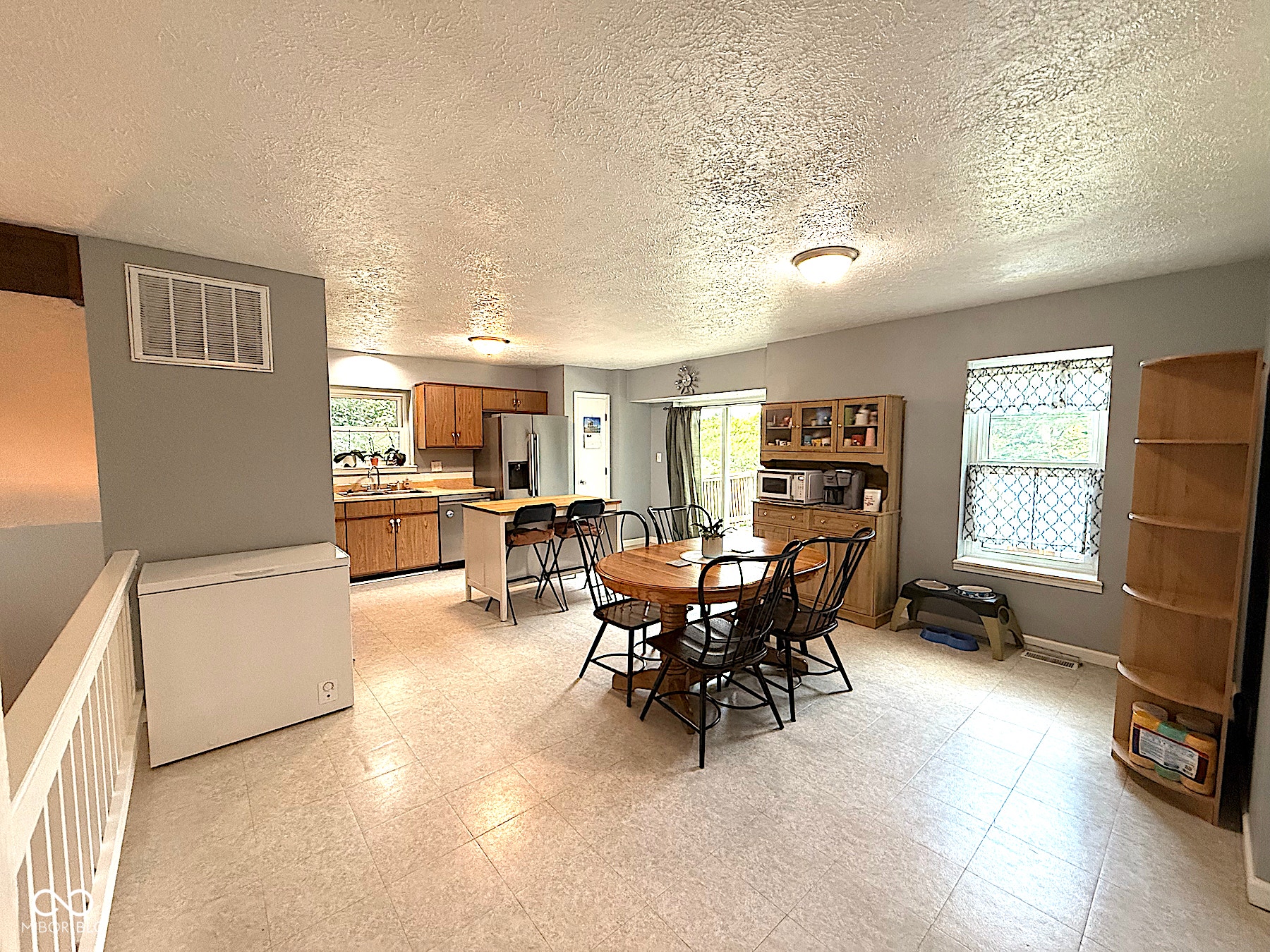 9102 Fireside, Indianapolis, IN 46250 Dining Area