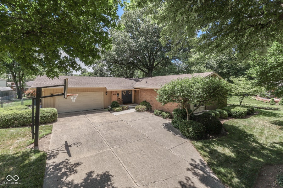 Property photo for 413 Beechview Lane, Indianapolis, IN