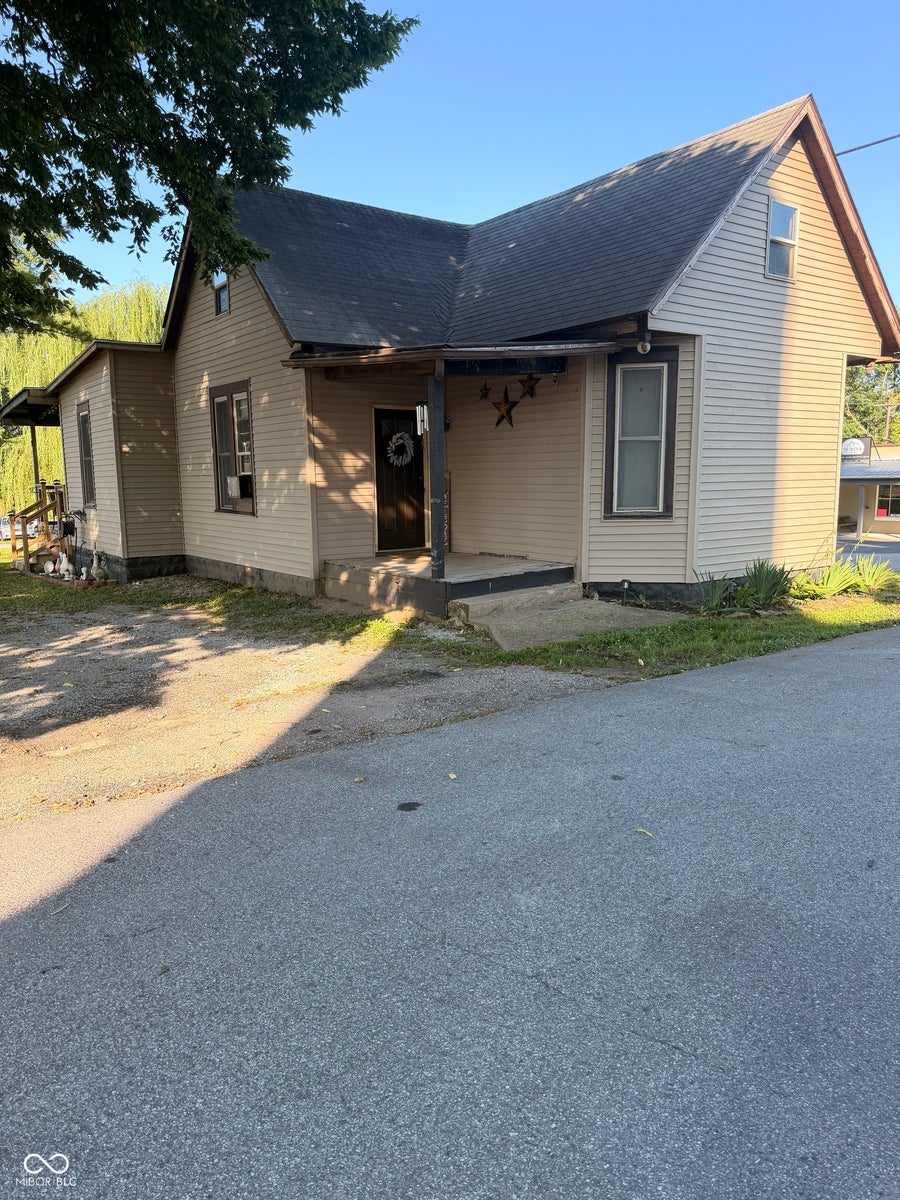 Property photo for 102 Railroad Street, Elizabethtown, IN