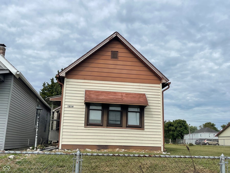 Property photo for 1614 N 4th Street, Terre Haute, IN