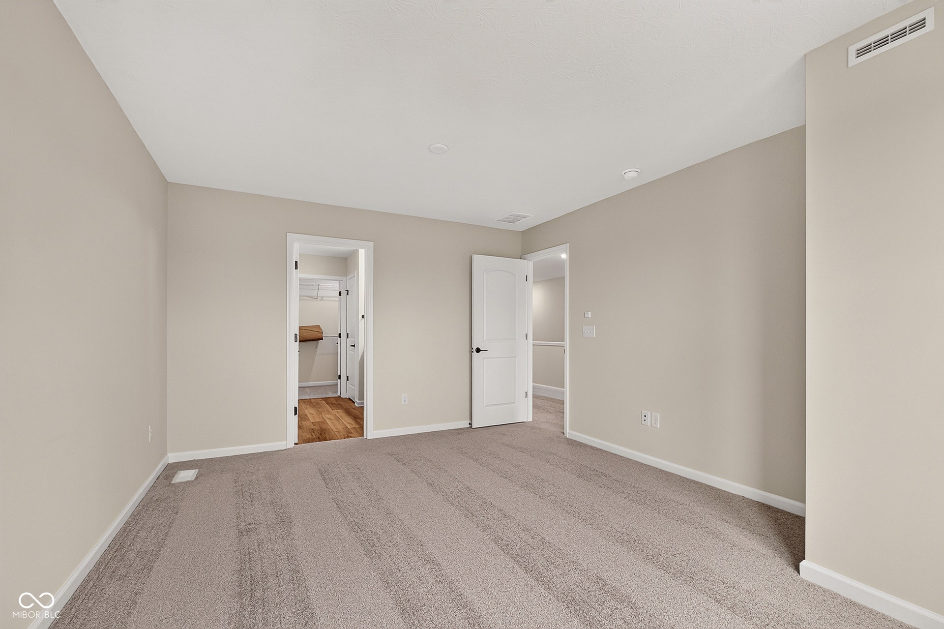 9855 Behner Drive, Fishers, IN 46250 9855 Behner Drive, Fishers, IN 46250