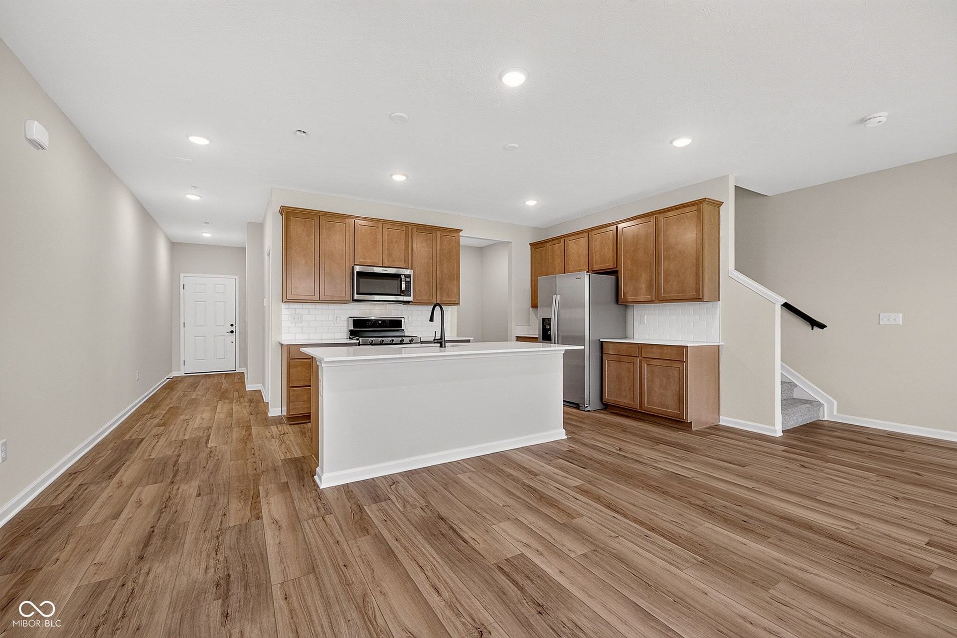 9855 Behner Drive, Fishers, IN 46250 9855 Behner Drive, Fishers, IN 46250