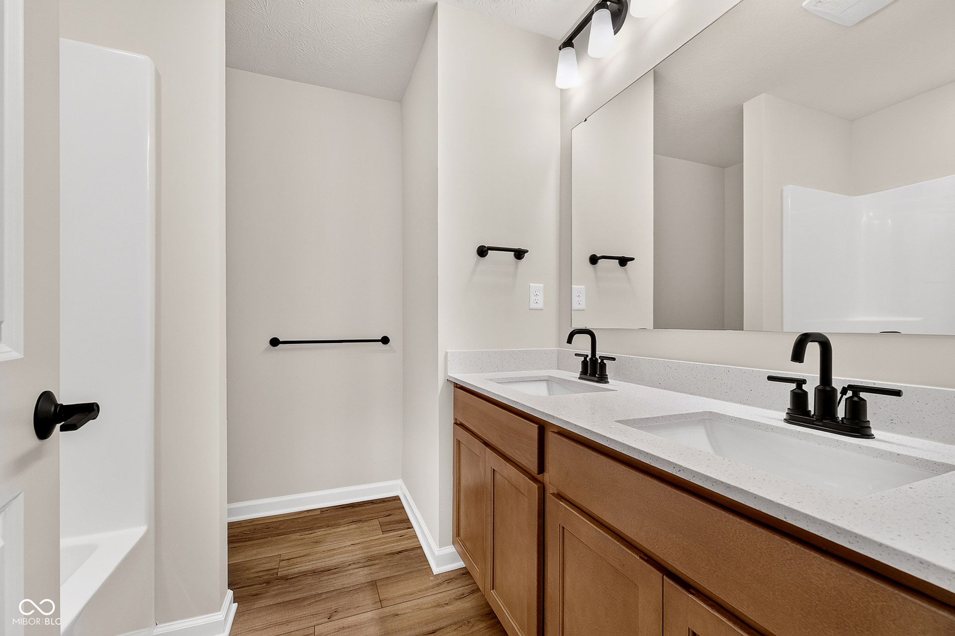 9855 Behner Drive, Fishers, IN 46250 9855 Behner Drive, Fishers, IN 46250