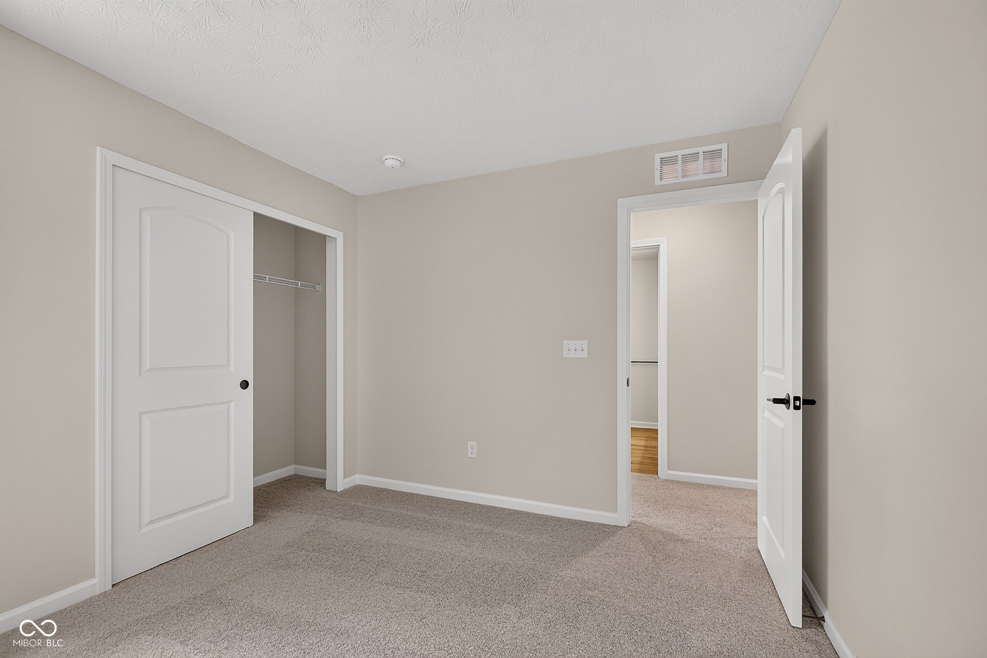 9855 Behner Drive, Fishers, IN 46250 9855 Behner Drive, Fishers, IN 46250