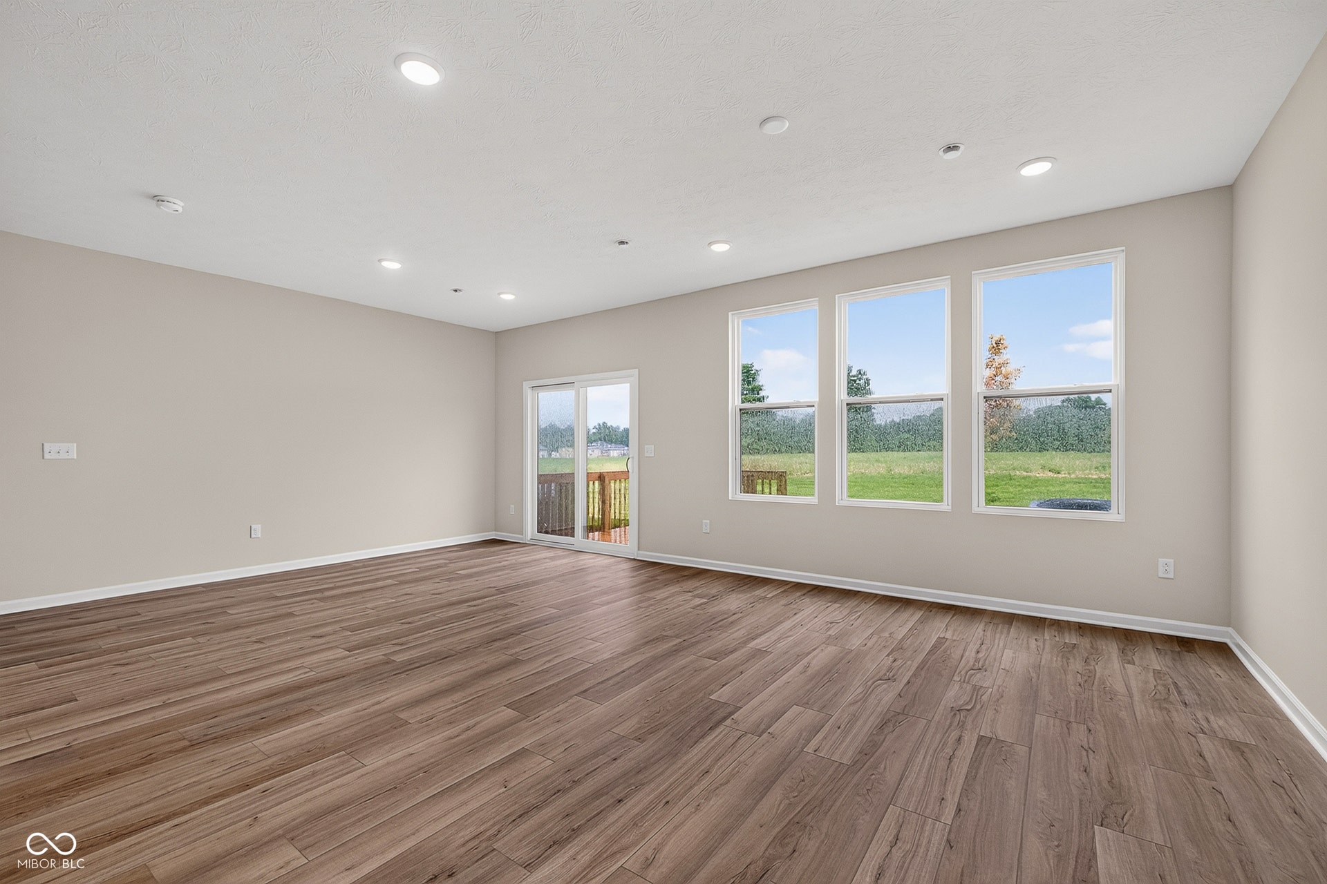 9855 Behner Drive, Fishers, IN 46250 9855 Behner Drive, Fishers, IN 46250