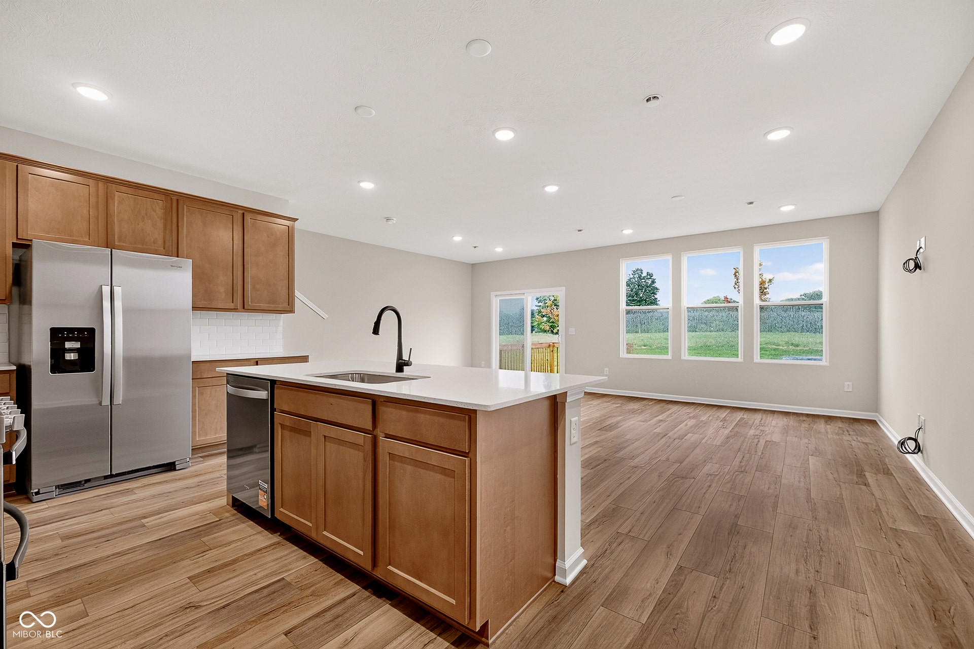 9855 Behner Drive, Fishers, IN 46250 9855 Behner Drive, Fishers, IN 46250