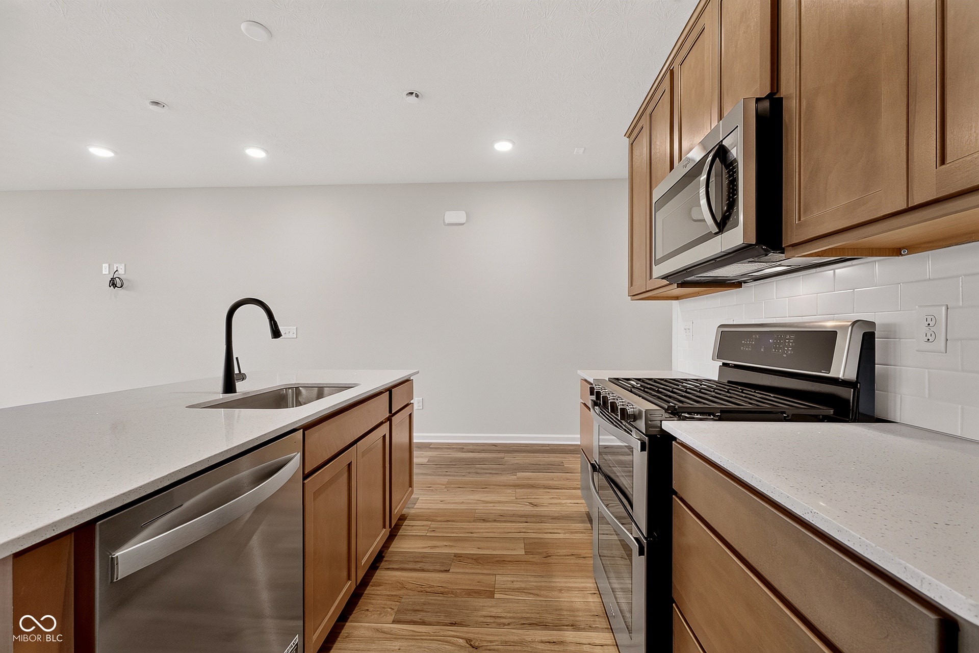 9855 Behner Drive, Fishers, IN 46250 9855 Behner Drive, Fishers, IN 46250