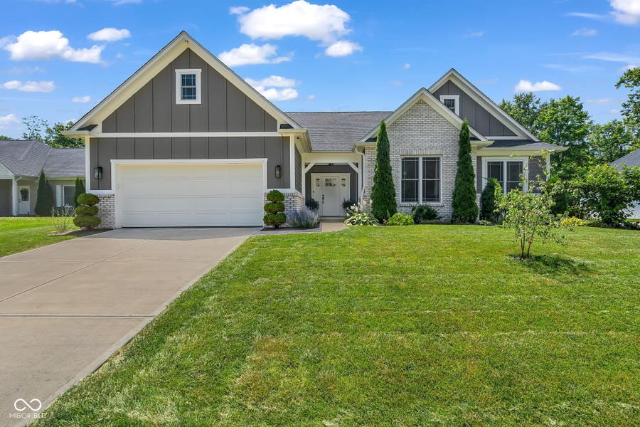 Property photo for 9827 Warren Place, Indianapolis, IN