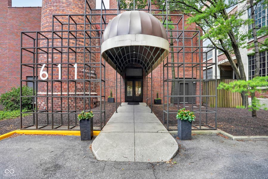 Property photo for 611 N Park Avenue N, Indianapolis, IN