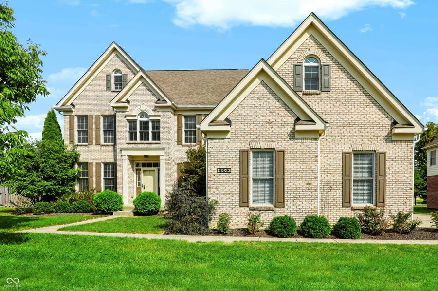 Property photo for 8838 Pin Oak Drive, Zionsville, IN