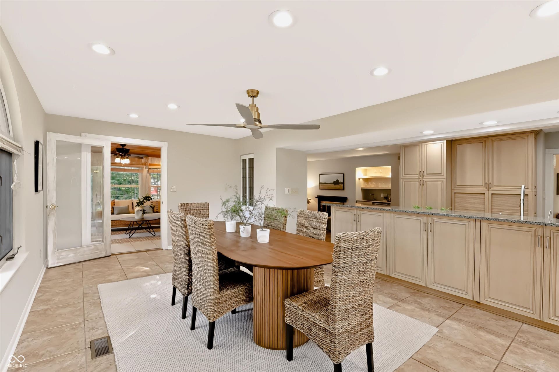 Eat-in Kitchen Area