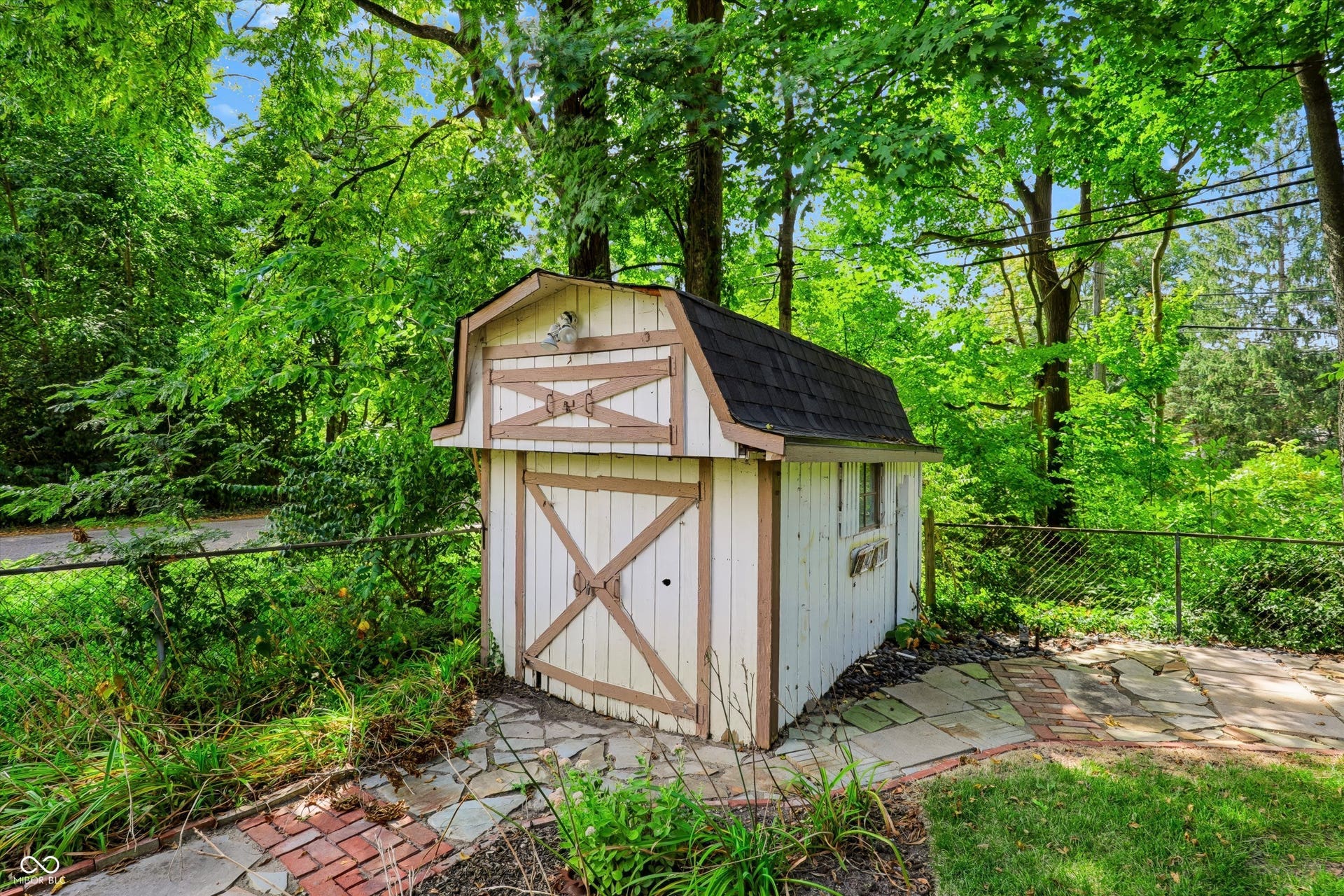 Mini Barn