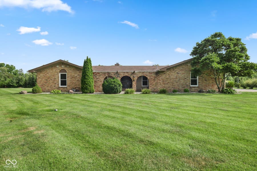 Property photo for 3885 Honey Creek Court, Greenwood, IN