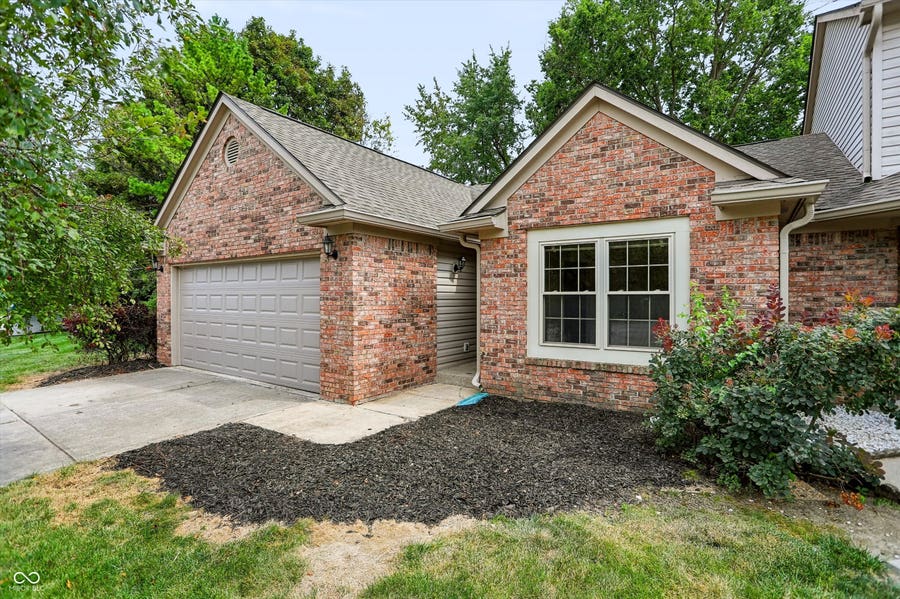 Property photo for 1039 Buffalo Run Way, Indianapolis, IN