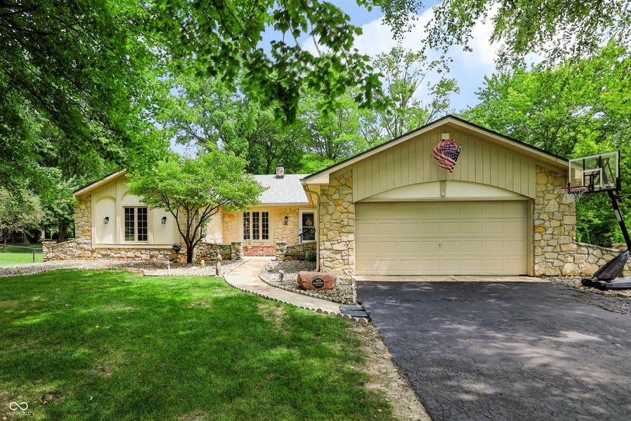Property photo for 12110 Valley Brook Court, Indianapolis, IN
