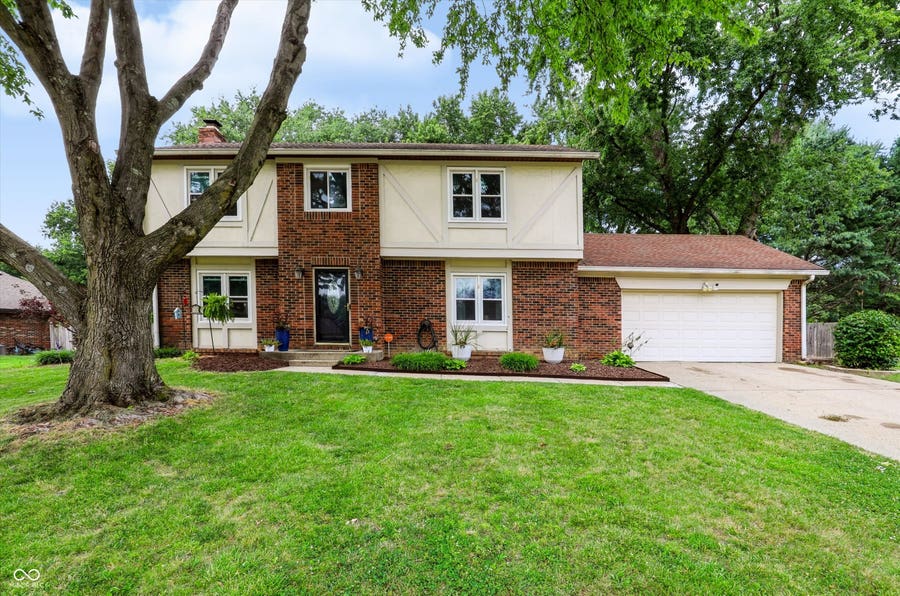 Property photo for 730 Queenswood Drive, Indianapolis, IN