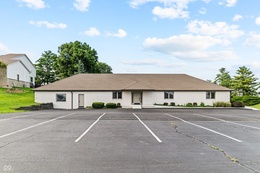 Property photo for 130 Fairway Lakes Drive, Franklin, IN