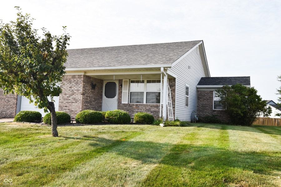 Property photo for 1139 E Apple Blossom Lane, Greenfield, IN