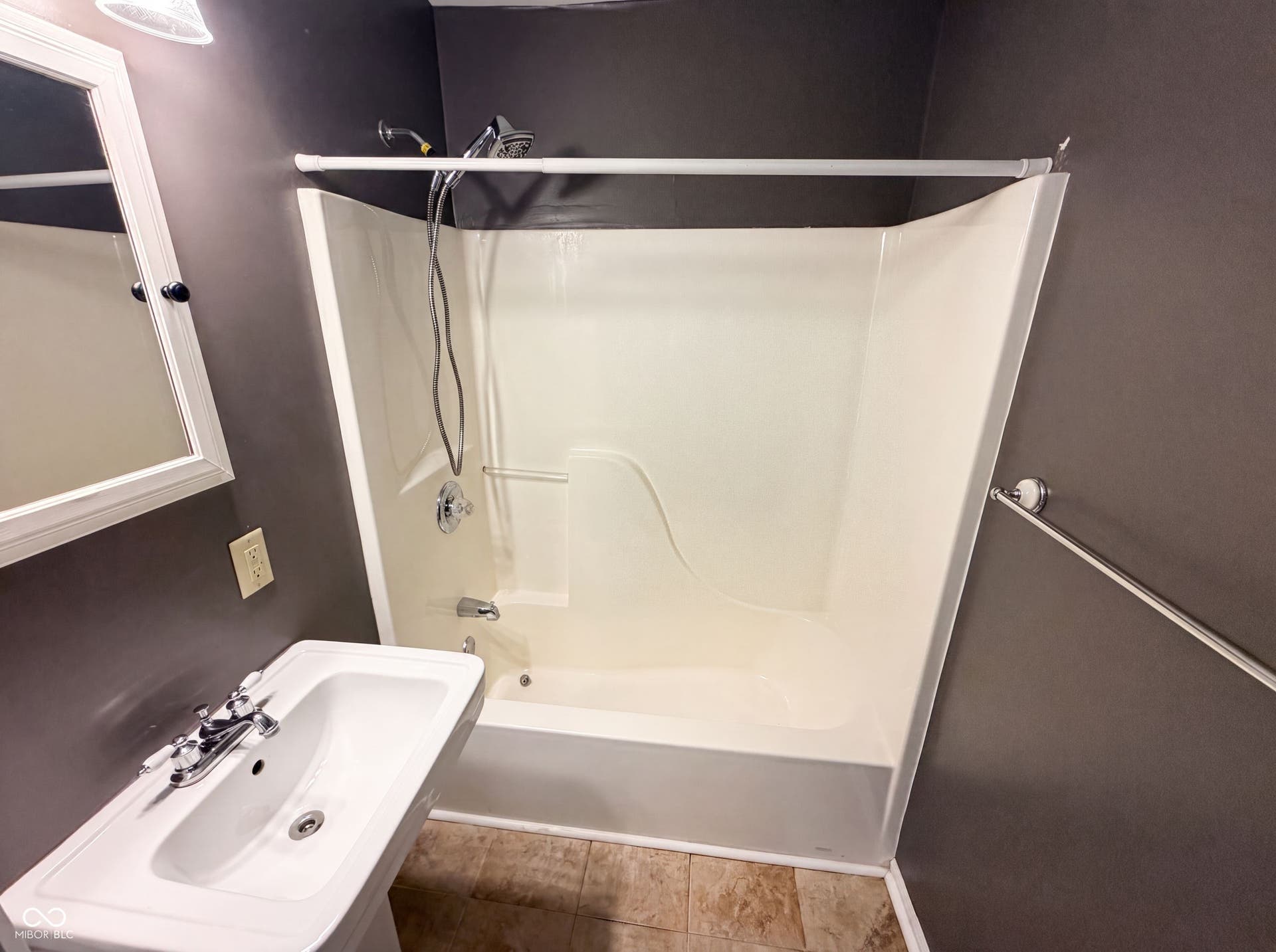 2308 E 69th Street, Indianapolis, IN 46220 2308 E 69th Street, Indianapolis, IN 46220