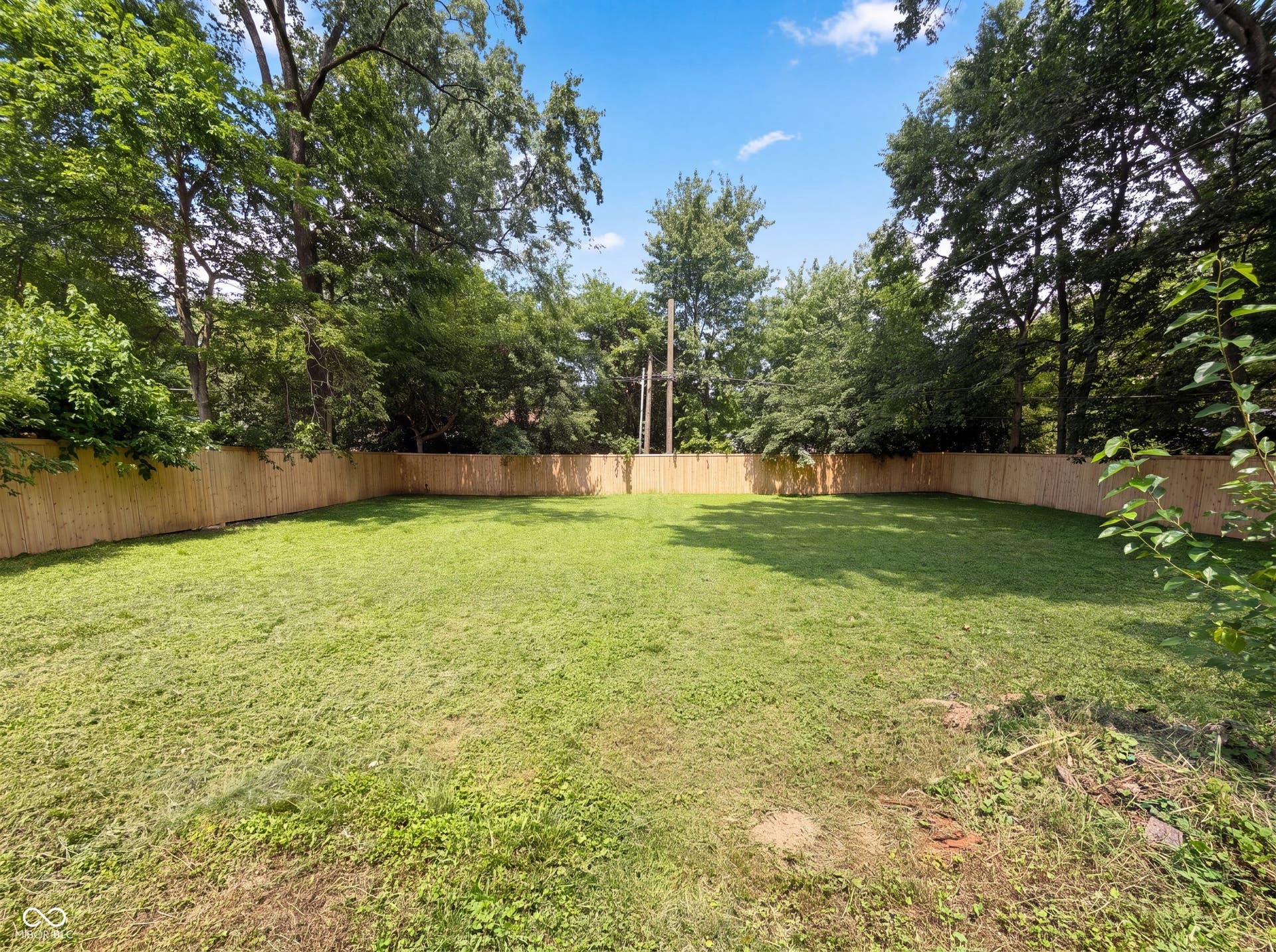 2308 E 69th Street, Indianapolis, IN 46220 2308 E 69th Street, Indianapolis, IN 46220