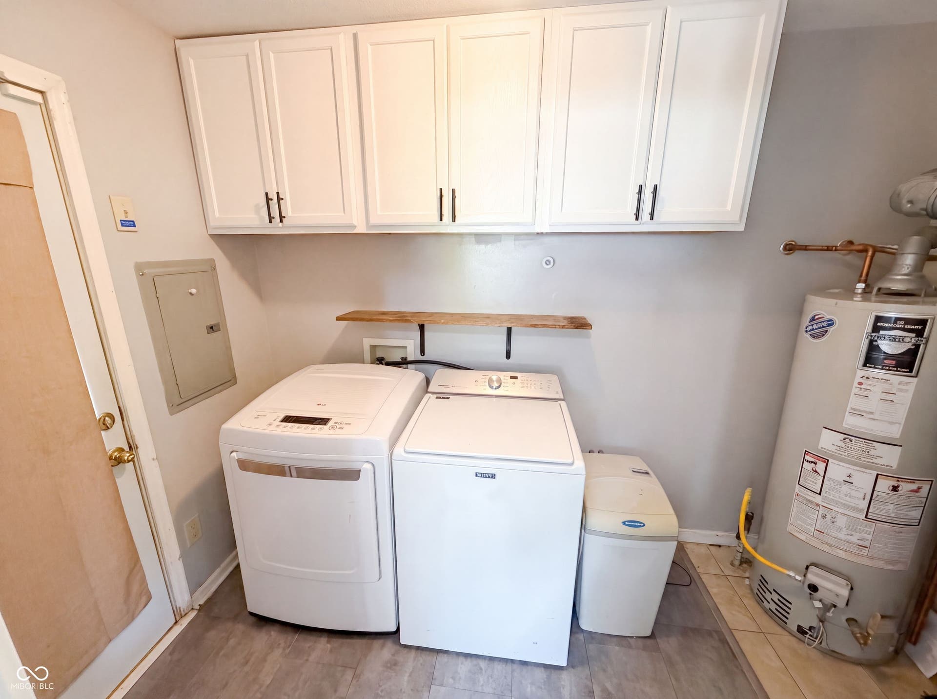 2308 E 69th Street, Indianapolis, IN 46220 2308 E 69th Street, Indianapolis, IN 46220